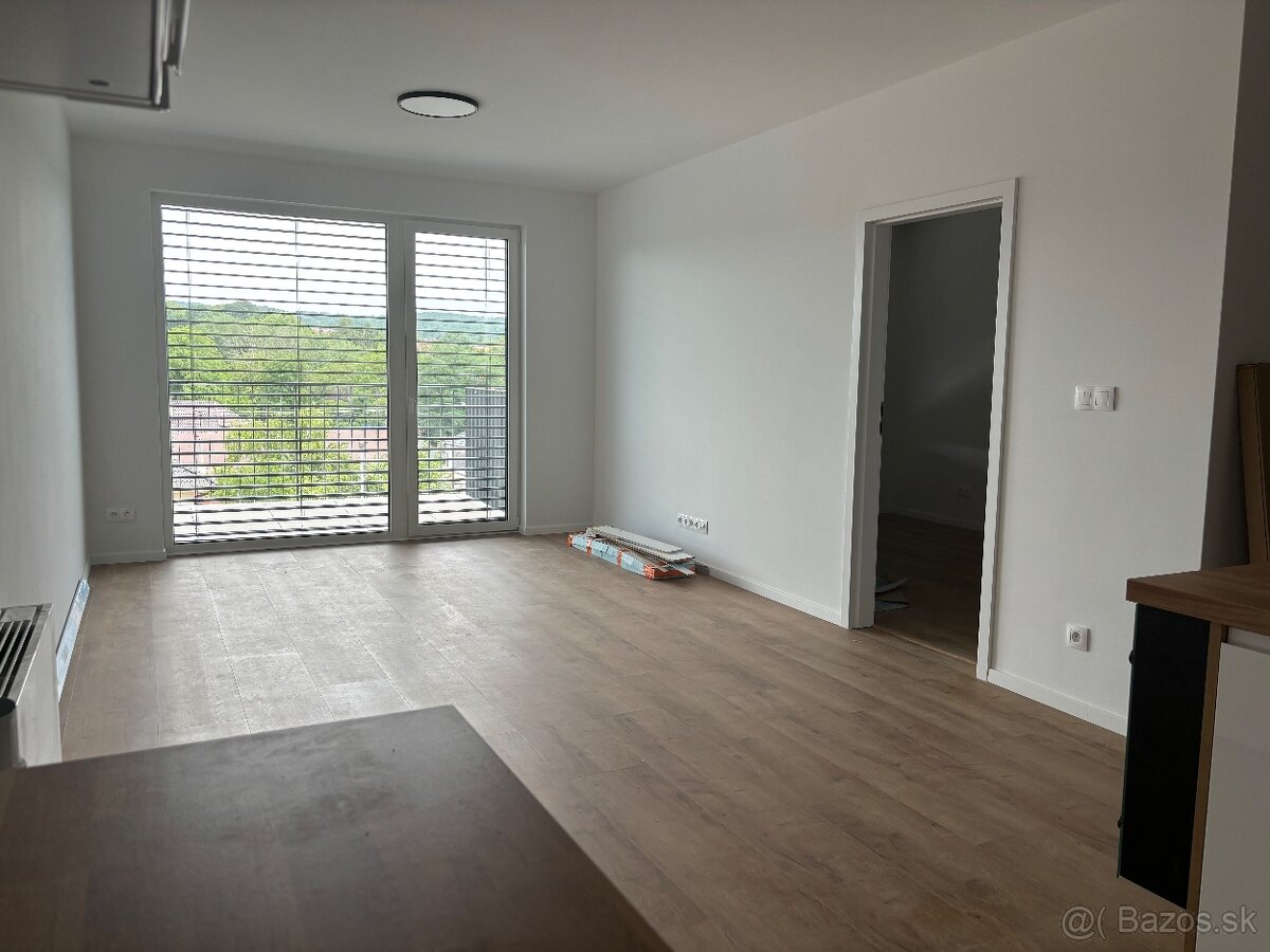 Nadštandartný 2 izbový byt v lukratívnej časti Stupavy - 10