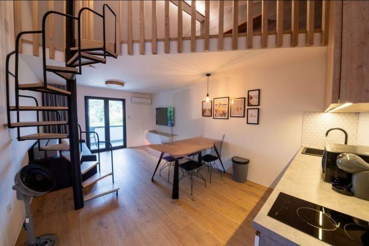 CHORVÁTSKO - Dom so štyrmi apartmánmi 100 m od mora - VRSI, - 10