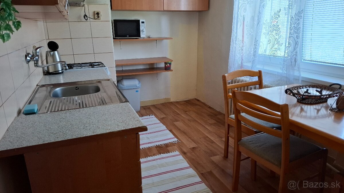 Predám 3-izbový byt - 10