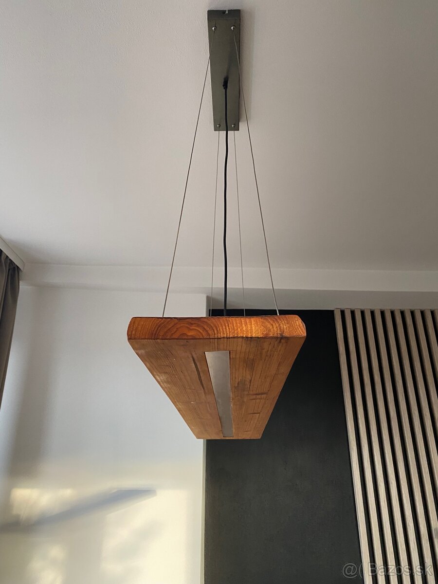 Dreveny stol a drevene svetlo - 10