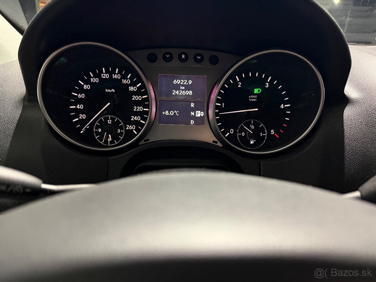 Mercedes ML350cdi 4matic,2011,Servisovano. - 10