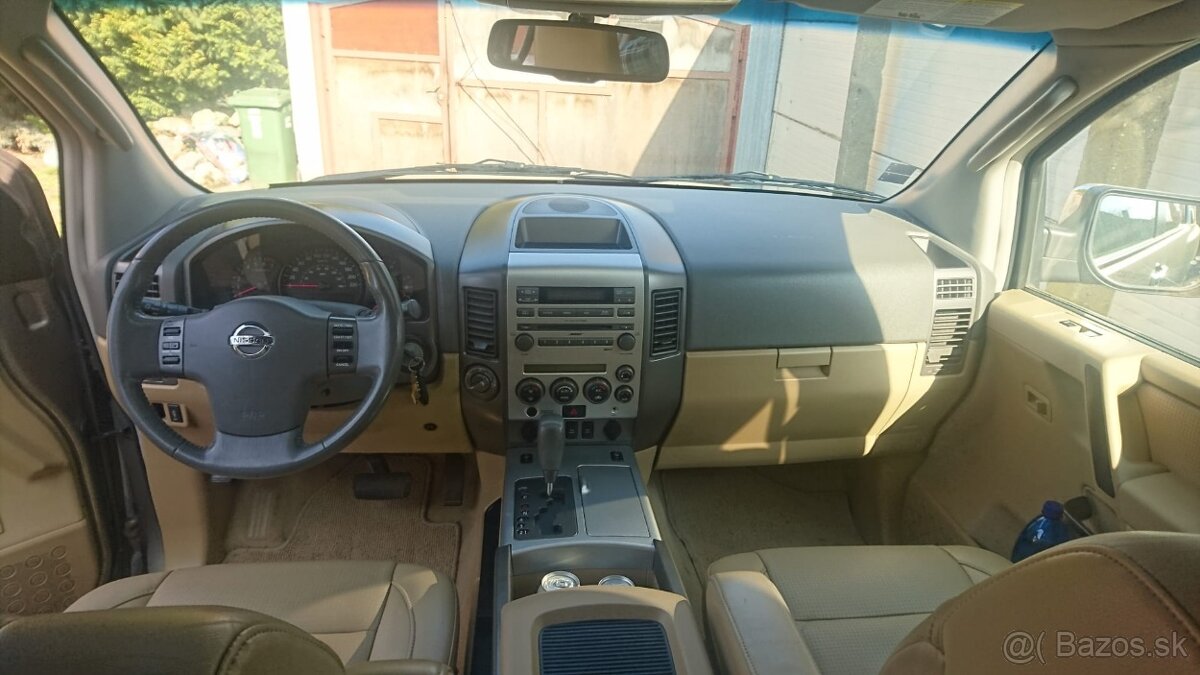 Nissan Armada veľké SUV - 10
