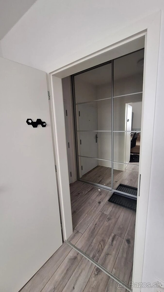 Prenajom 3 izbovy byt Bory - 10