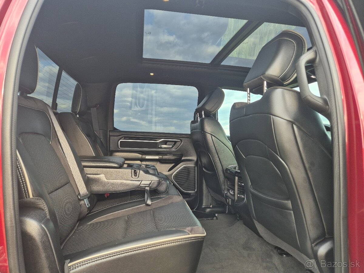 DODGE RAM 5,7 HEMI BLACK WIDOW 39 000km odpočet DPH - 10