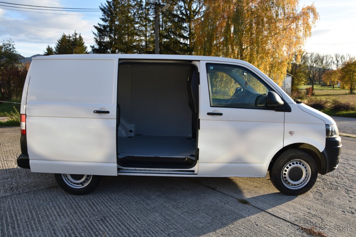 Volkswagen T5 Transporter 2,0TDi, 75kW, M5, 4d. 3.Miestne - 10