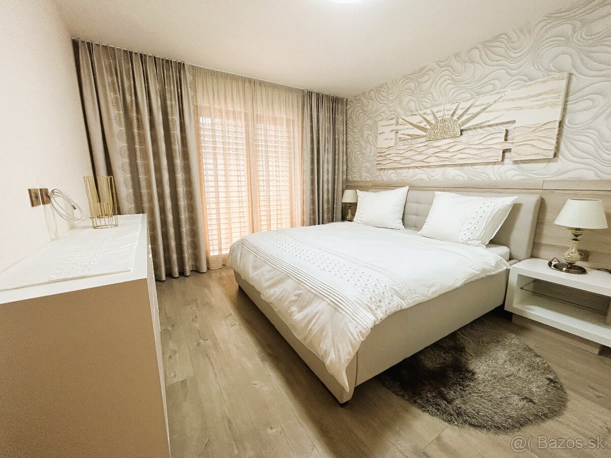 Kováčová – luxusná rodinná vila s pozemkom - 2150 m2 - 10