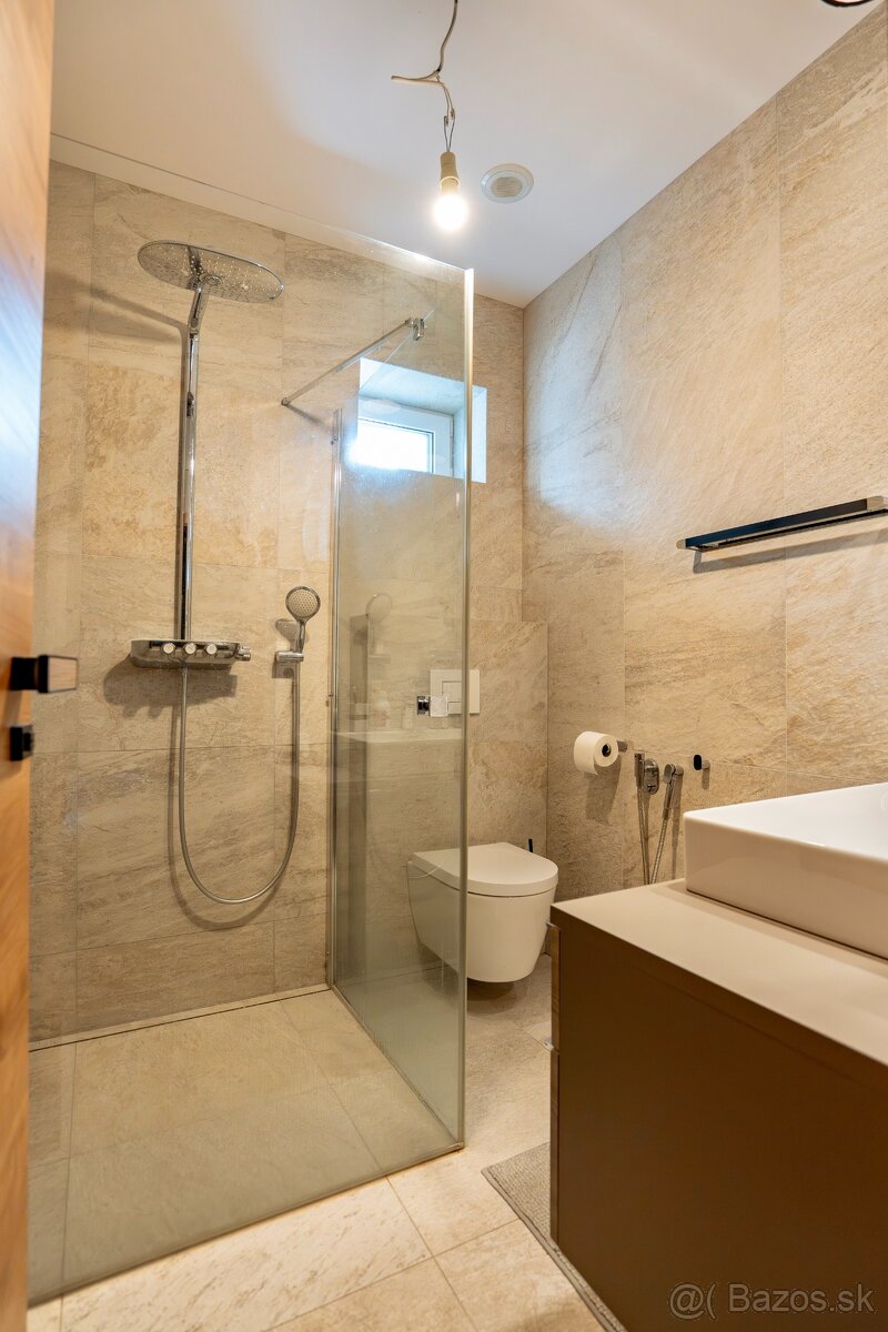 Moderný inteligentný bungalov s fotovoltaikou. - 10