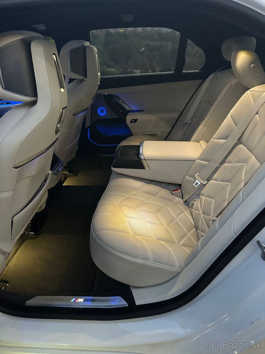 BMW 740d M XDRIVE - 10