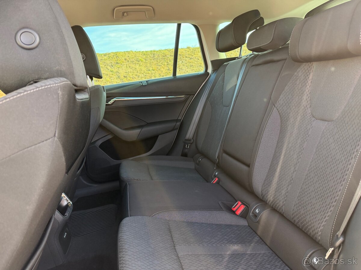 ŠKODA OCTAVIA COMBI 1.5 TSI STYLE ODPOCET DPH - 10