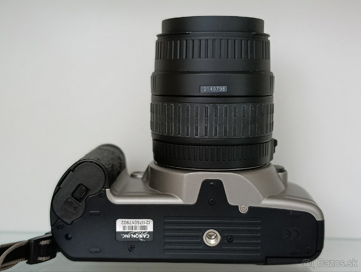 Canon EOS s objektívom a filtrom - 10