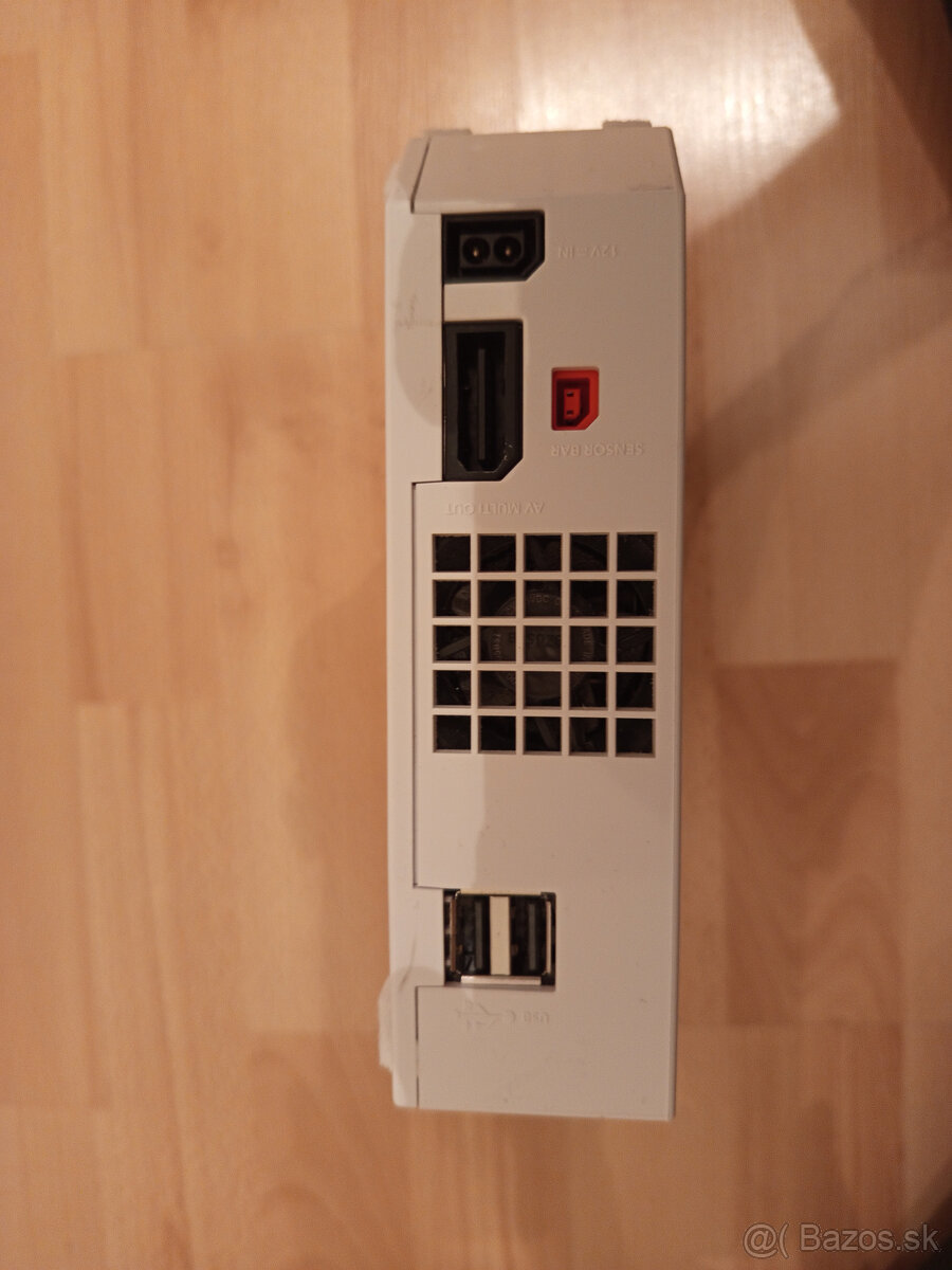 Nintendo Wii + 4hry iba za 67€ - 10