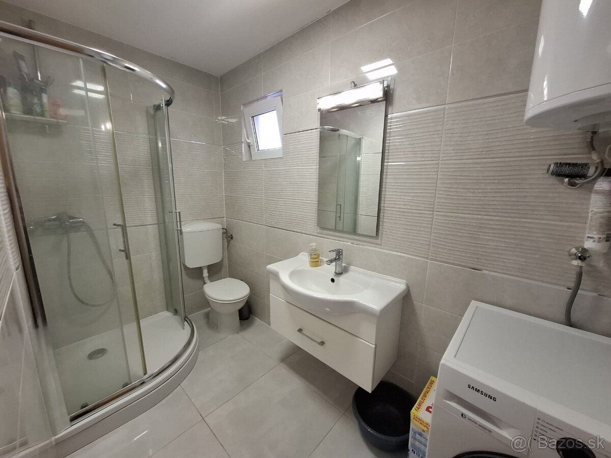 Chorvátsko, dvojspálňový apartmán 30 metrov od mora. - 10