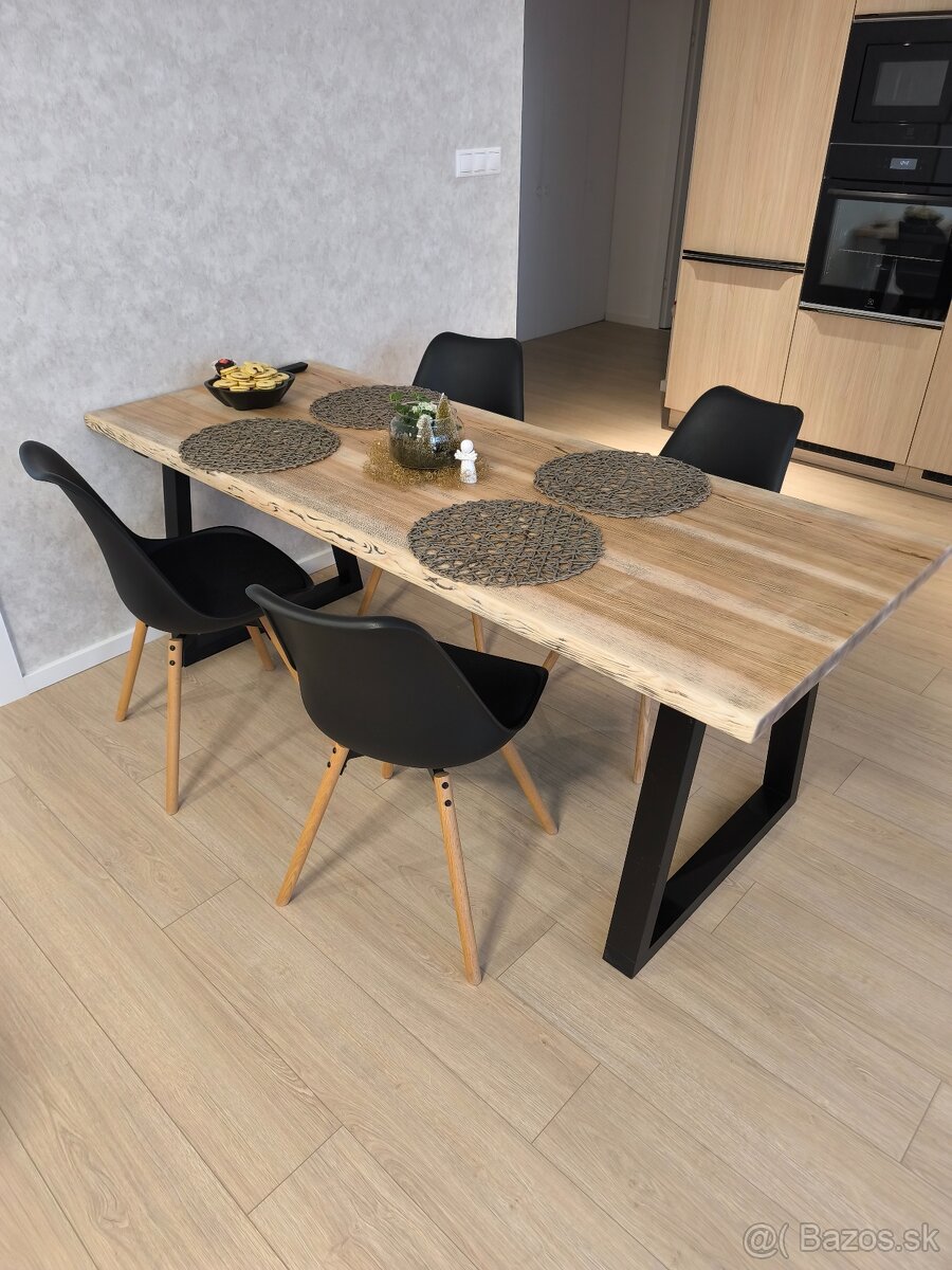 Masívny stôl - 10