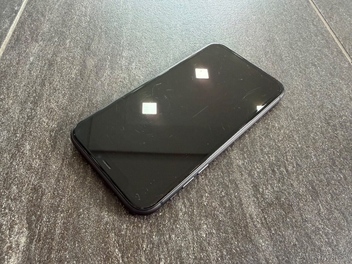 Apple iPhone 11 64 GB Black - 10