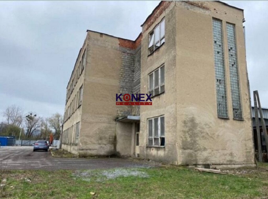 Na prenájom/predaj – priemyselné pozemky s budovami, Strážsk - 10