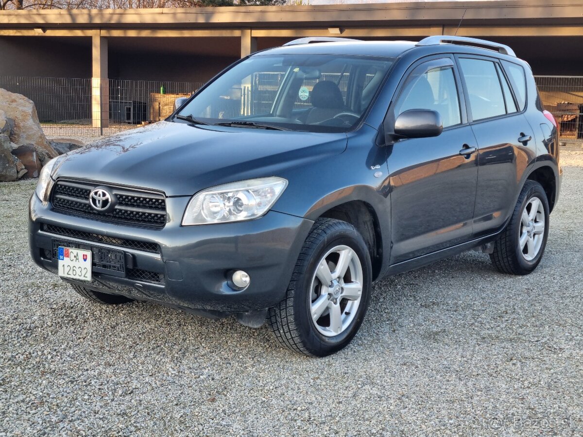 TOYOTA RAV4 2,2D4D 4x4 - 10