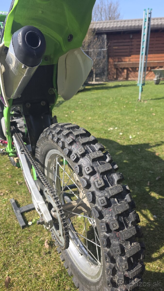 Kawasaki KX85 - 10