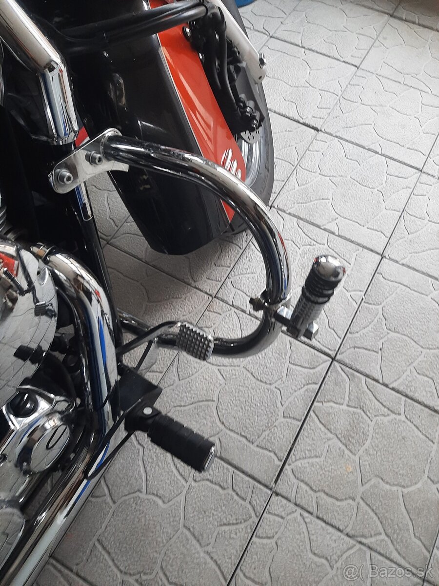 Honda Shadow VT 750 - 10