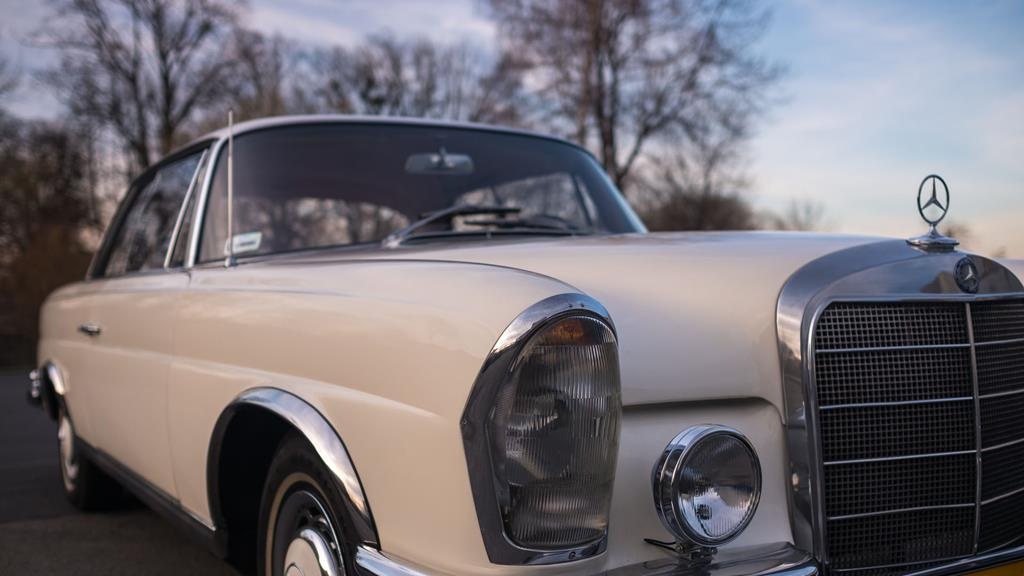Mercedes-Benz 220 Seb Coupe 1964r. - 10
