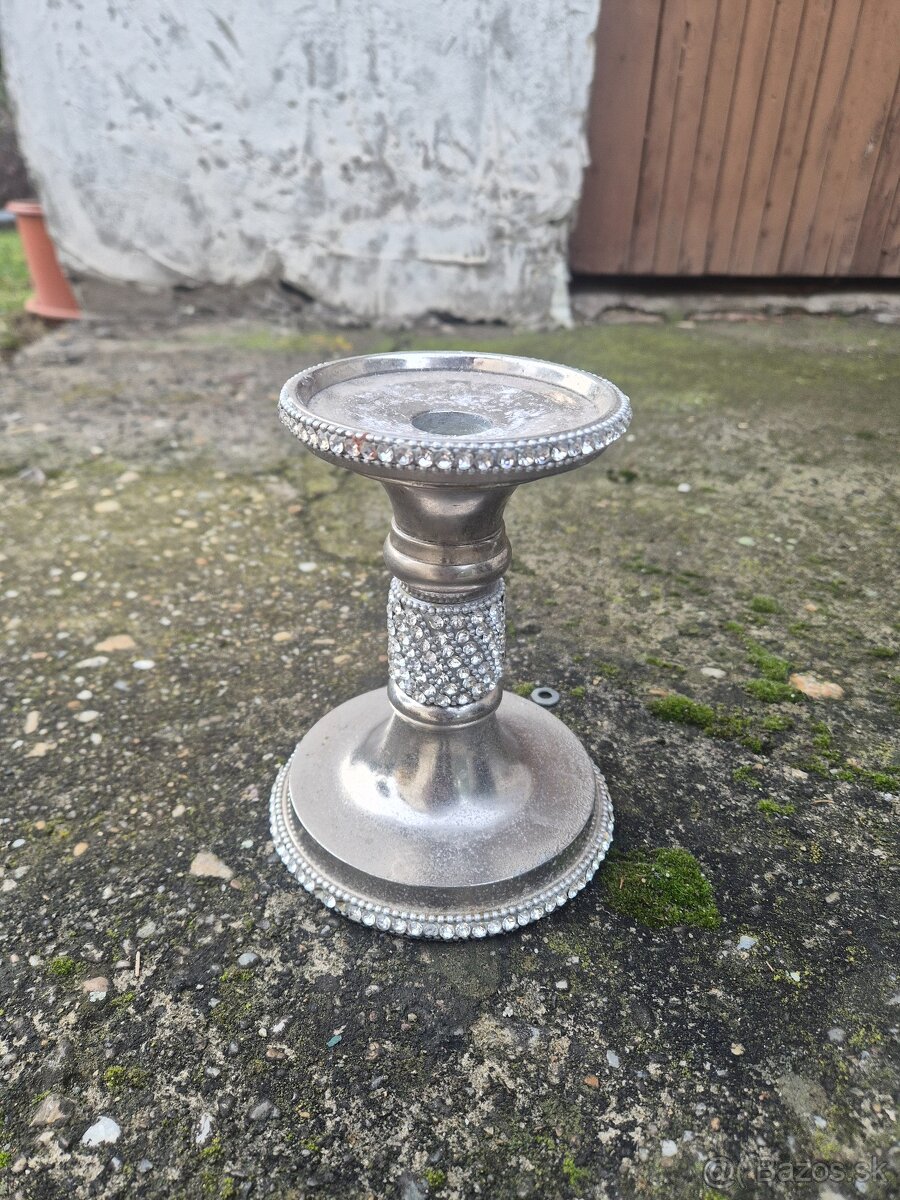 Hodiny , svietnik a lampa - 10