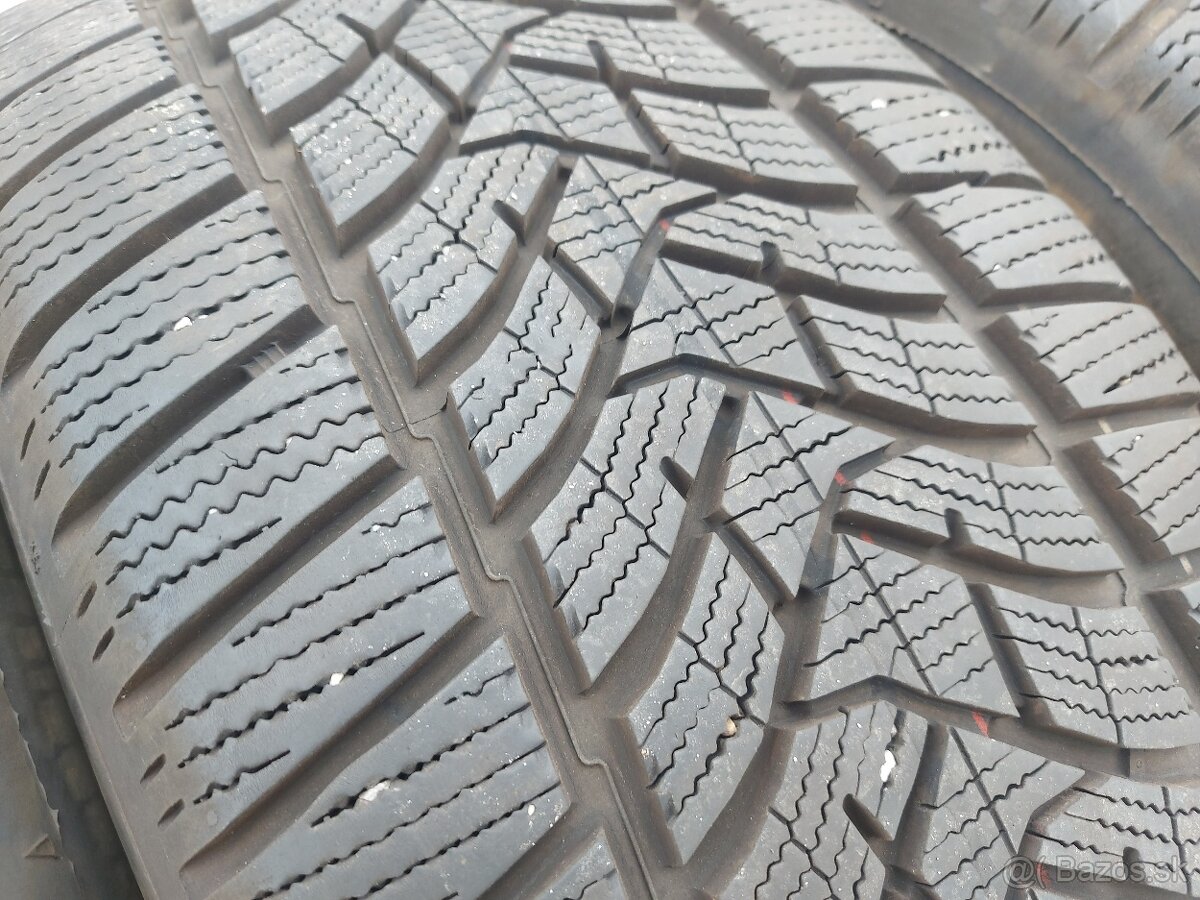 235/55R17 DUNLOP ZIMME PNEUMATIKY - 10