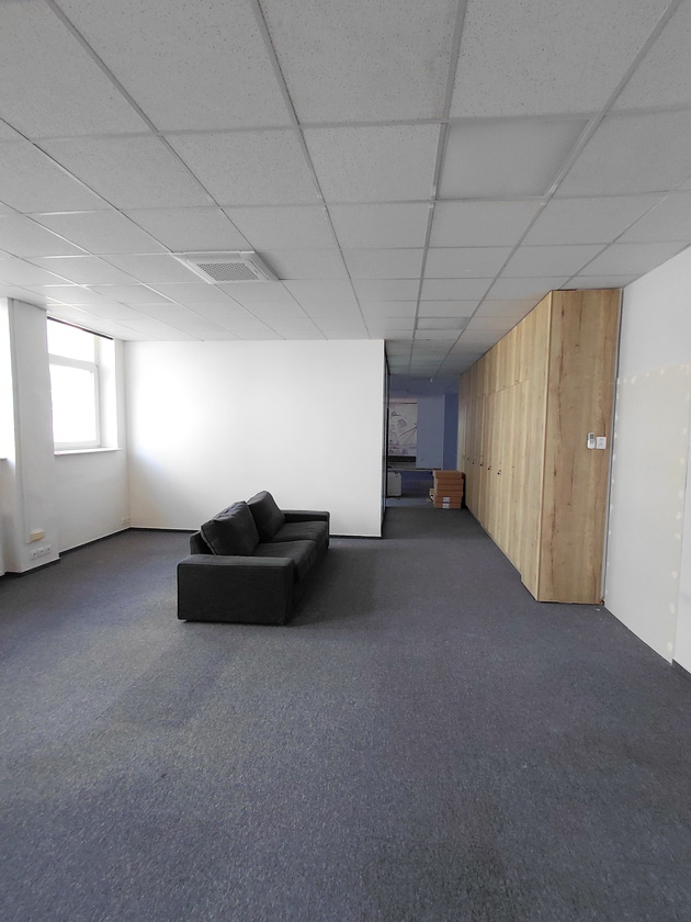 Prenajmeme 4 kanceláriu v Bratislave Ružinov - 10