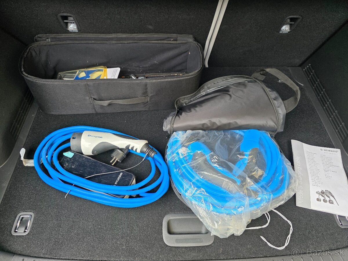 Hyundai KONA electric 150 Premium+ 64kWh tep.cerpadlom - 10