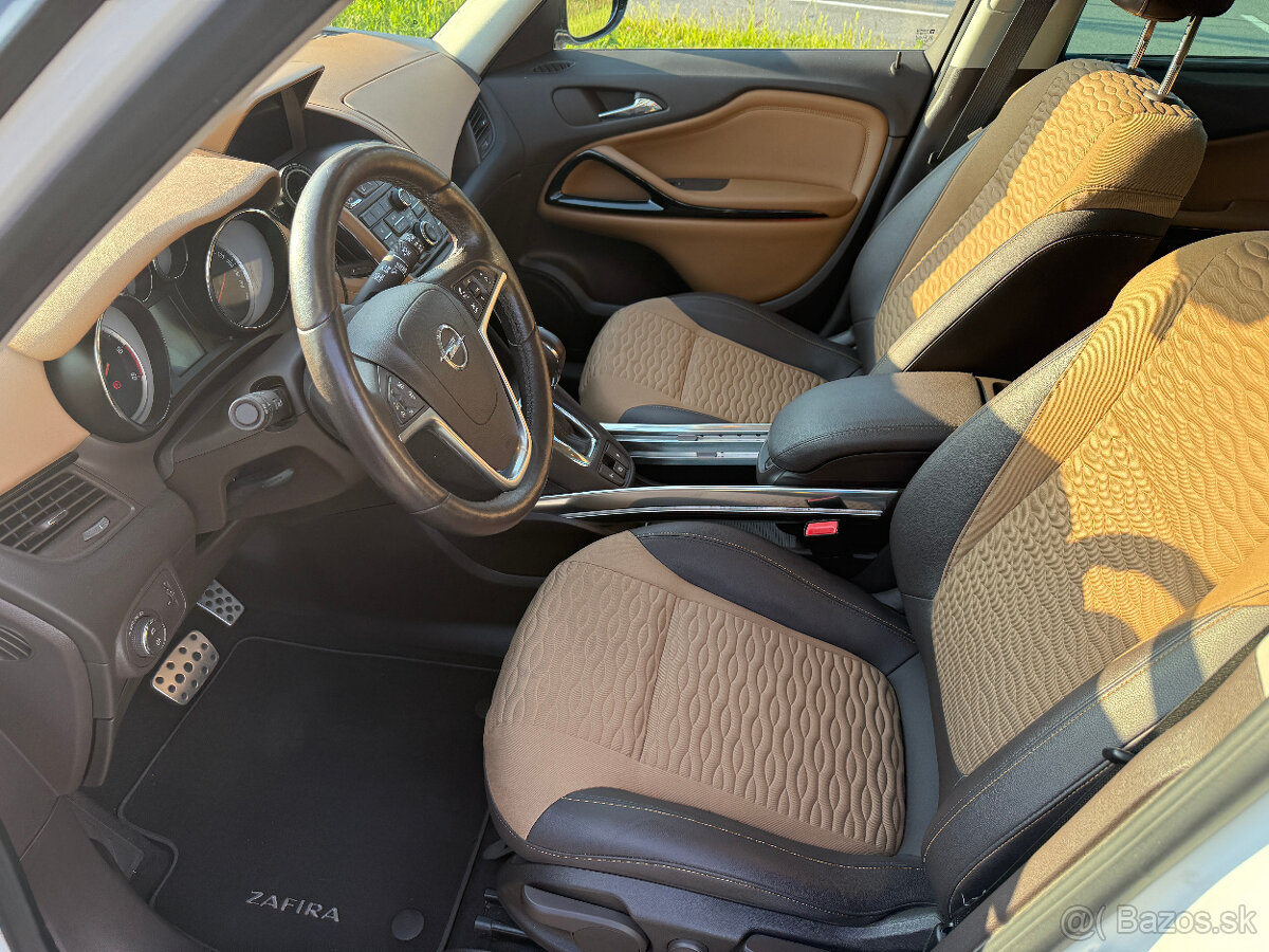 Predám Opel Zafira Tourer 2.0 CDTI 170k Cosmo AT6 - 10