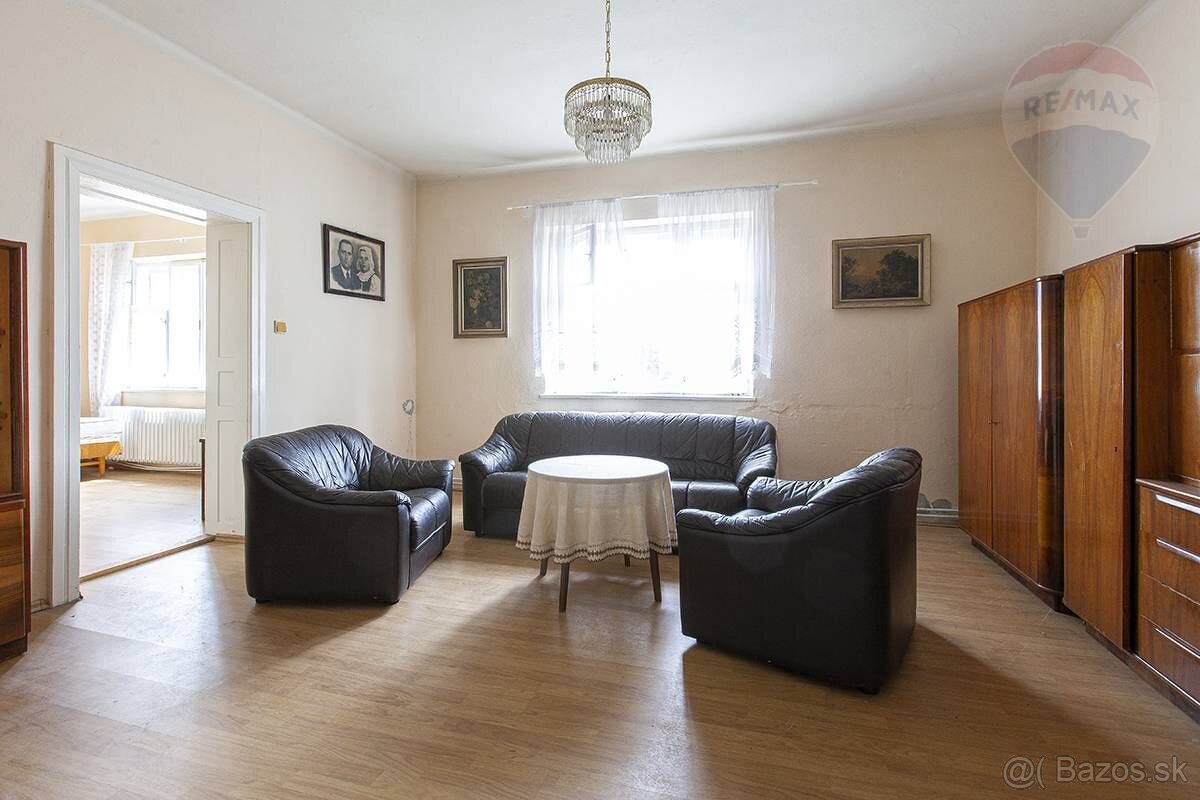 NA PREDAJ: Rodinný dom s veľkým pozemkom (6800 m2) a nádhern - 10