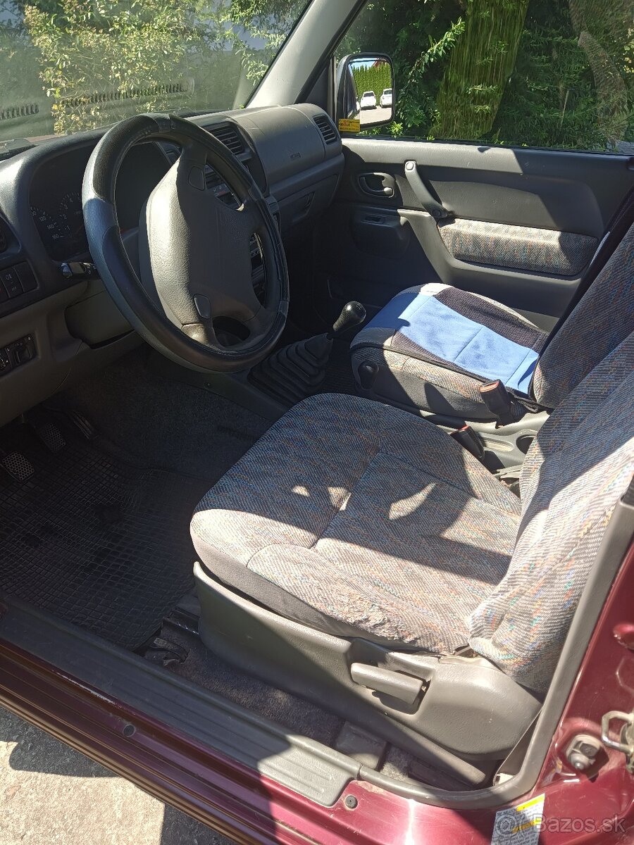 Suzuki Jimny 1.3 benzín 59kw - 10