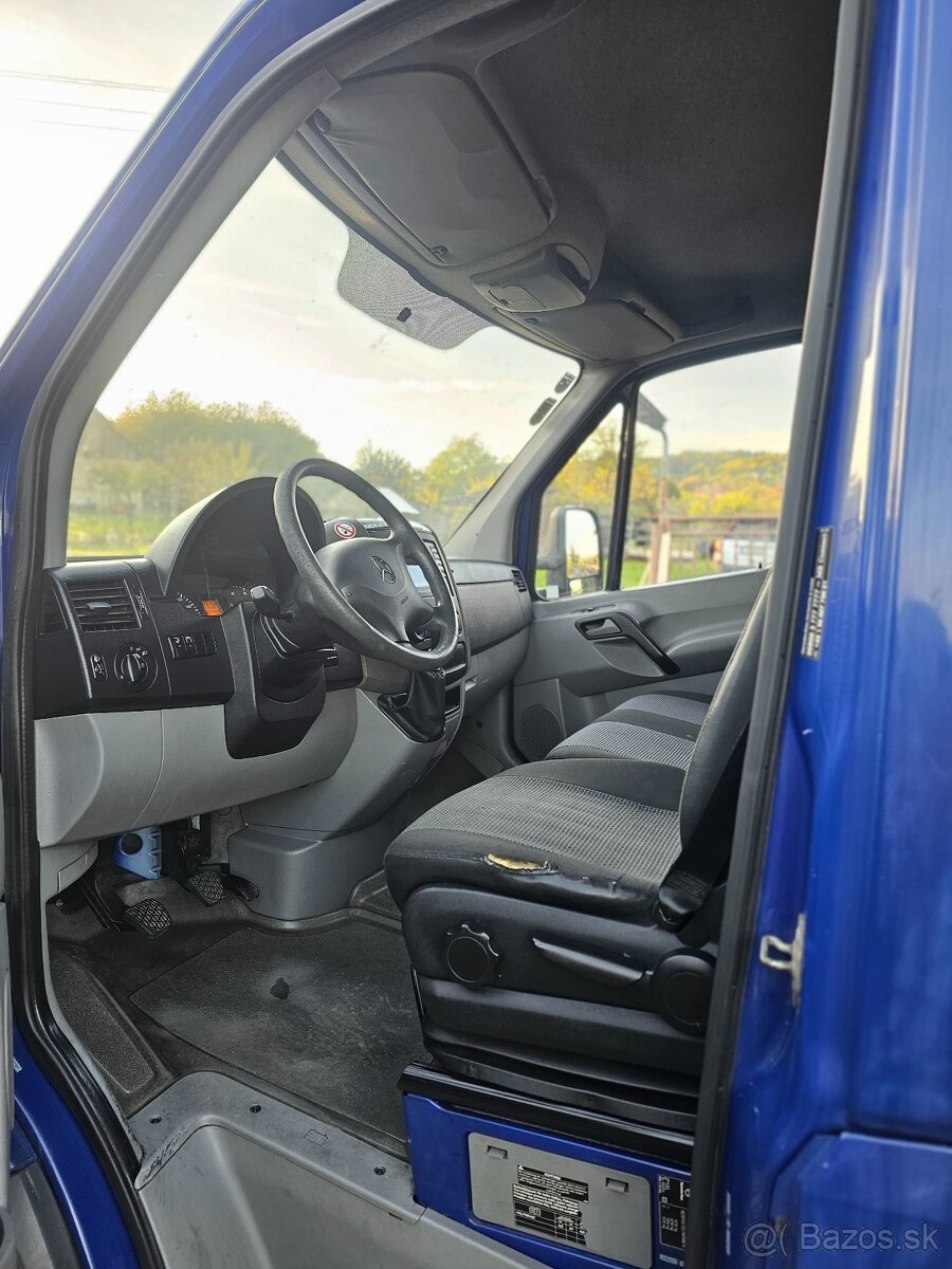 Mercedes Benz-Sprinter - 10