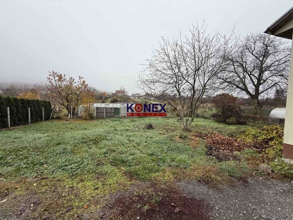 NA PREDAJ – Priestranný poschodový rodinný dom HRAŇ - 10