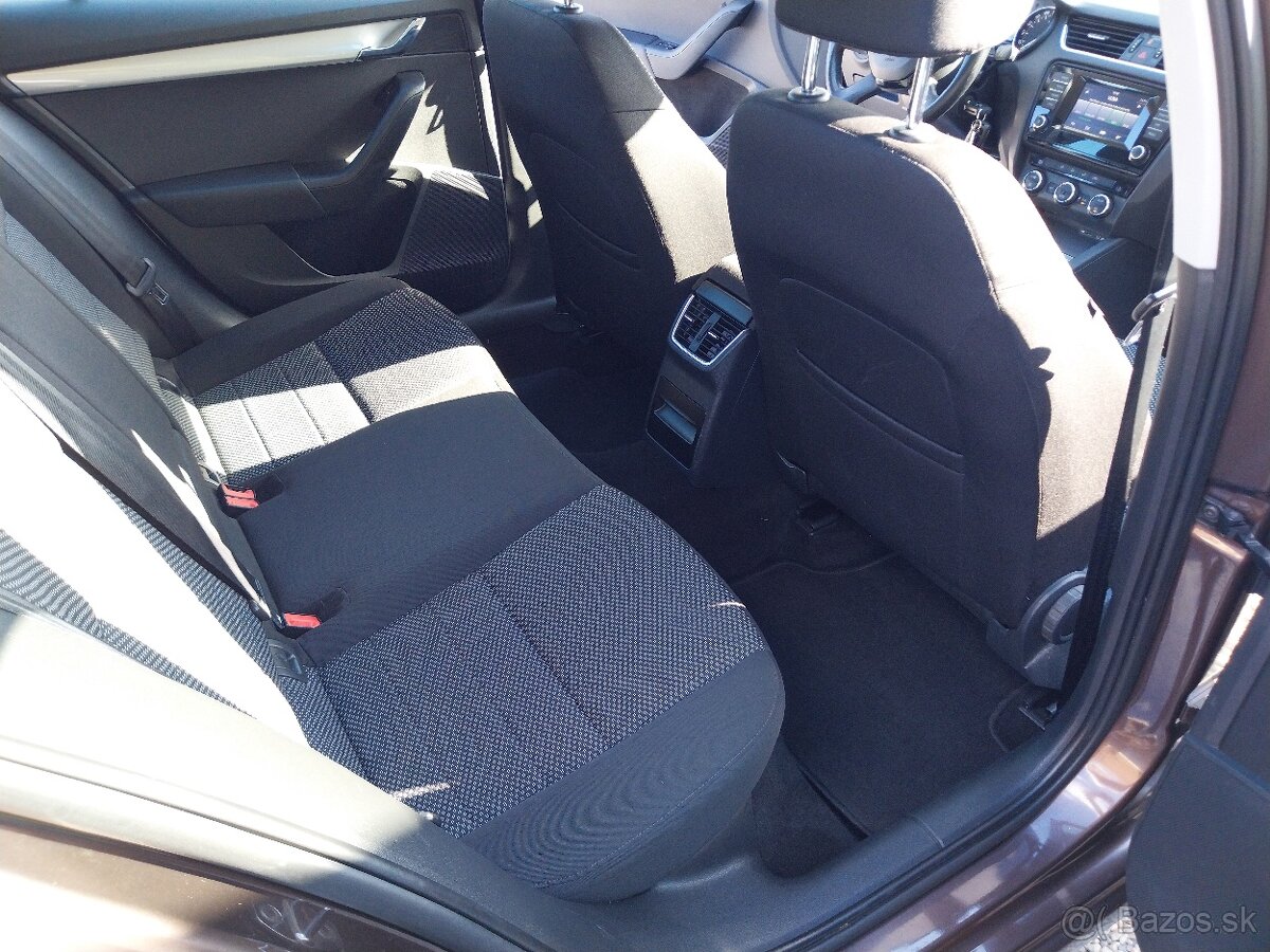 Škoda Octavia Combi 1.6 TDI Ambition - 10