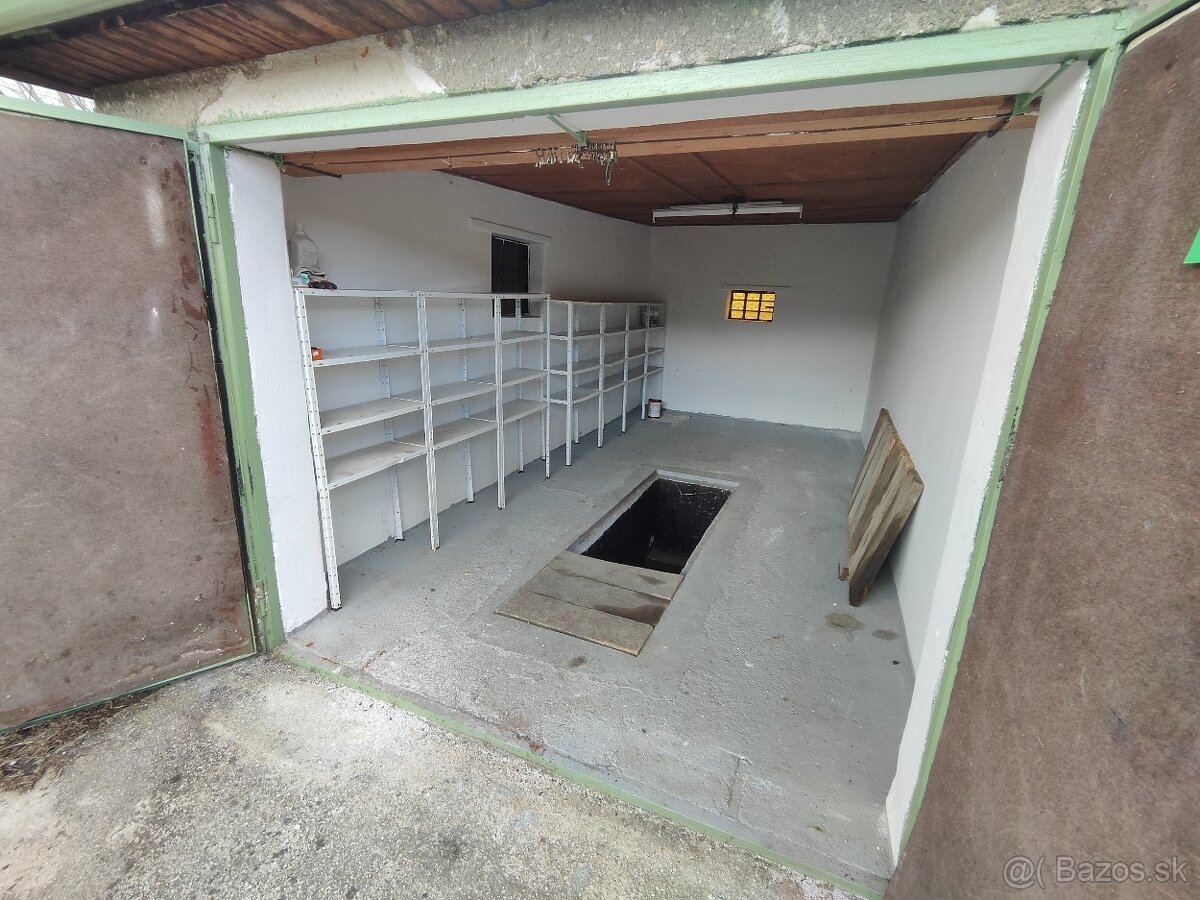 Garáž s elektrikou a jamou - 10