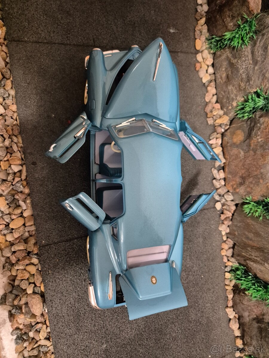 Prodám model 1:18 Tucker Torpedo 1948 - 10