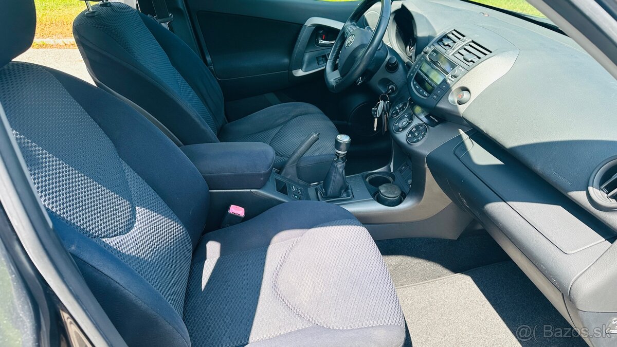 Toyota Rav4 D4-D 4x4 - 10