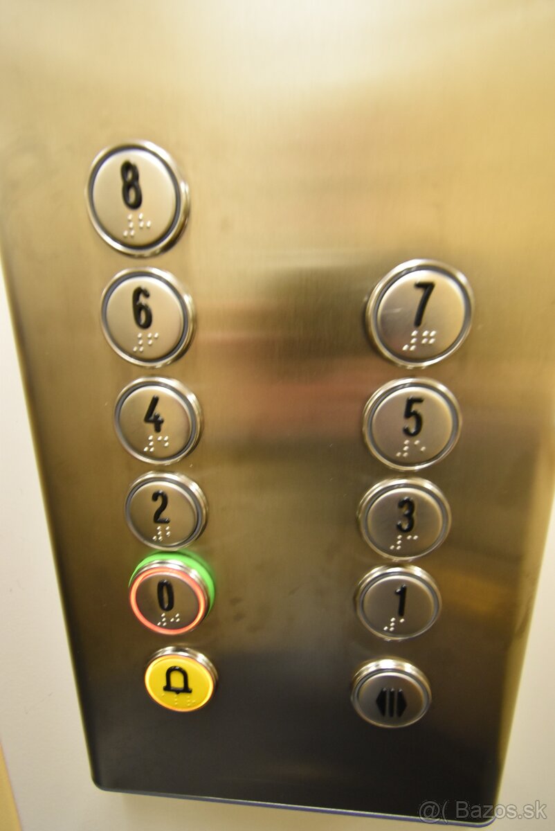 Malacky:Ponúkame priestranný 1 izb.byt Štúrova ul. - 10