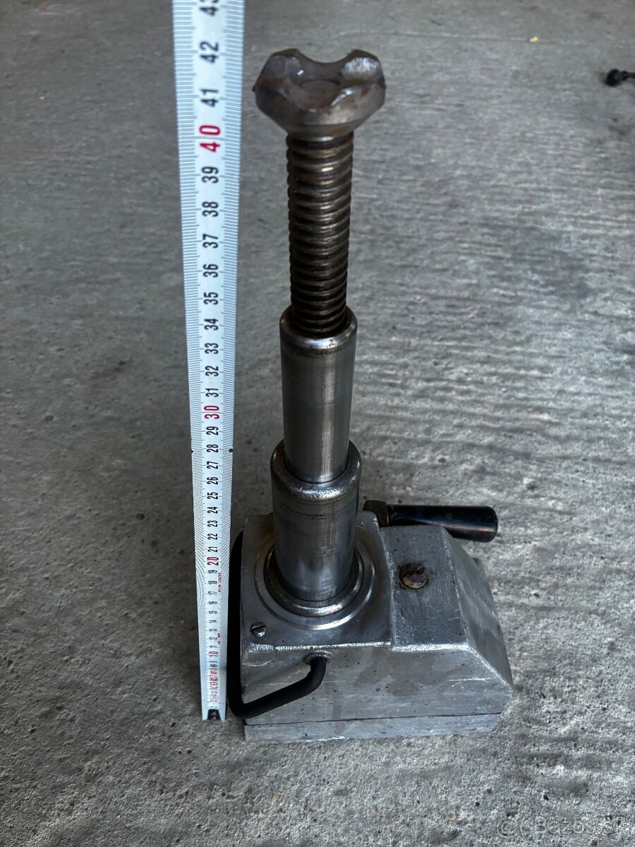 Zdvihák / Hever - 10