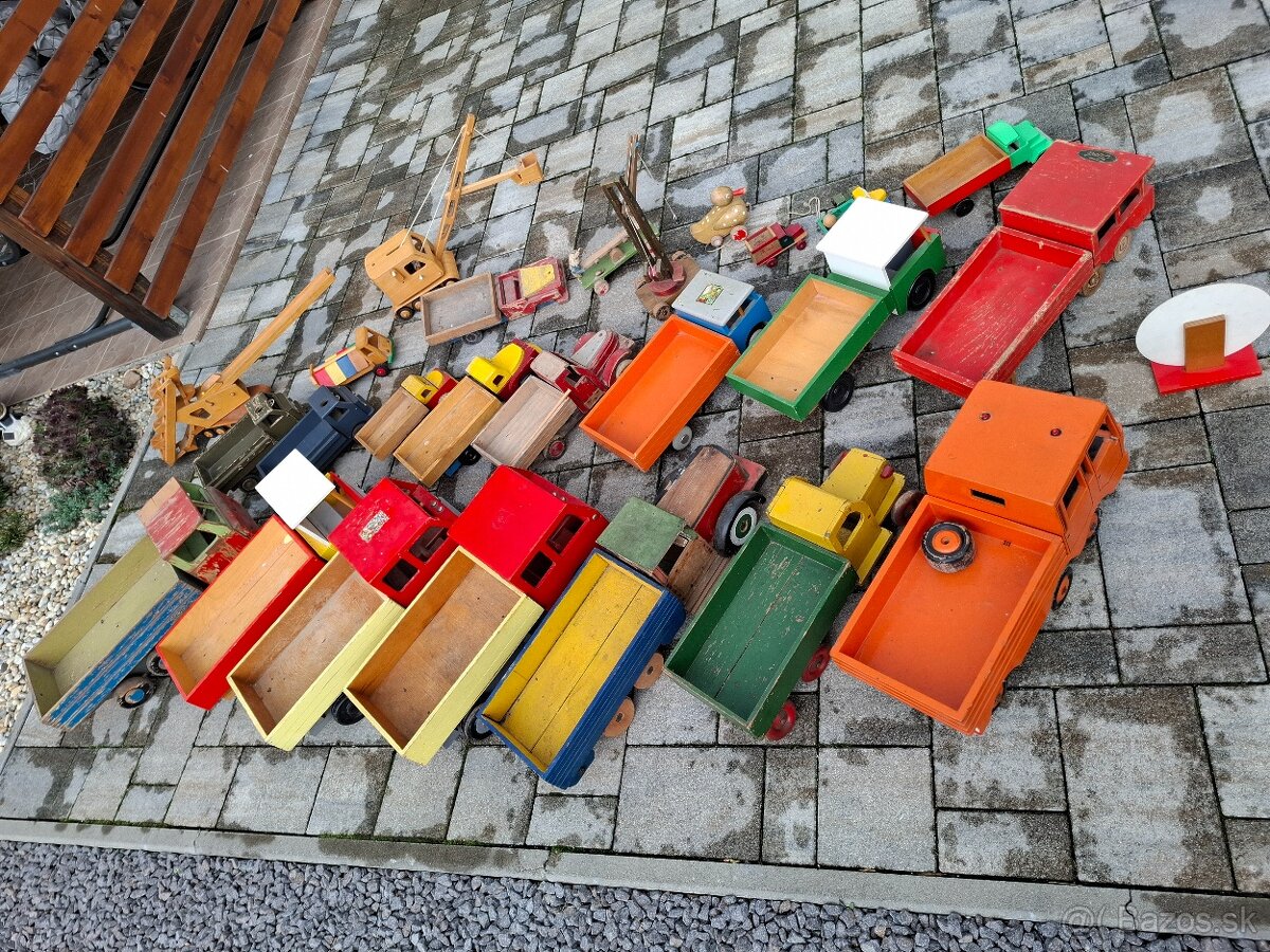 Staré drevené hračky - 10