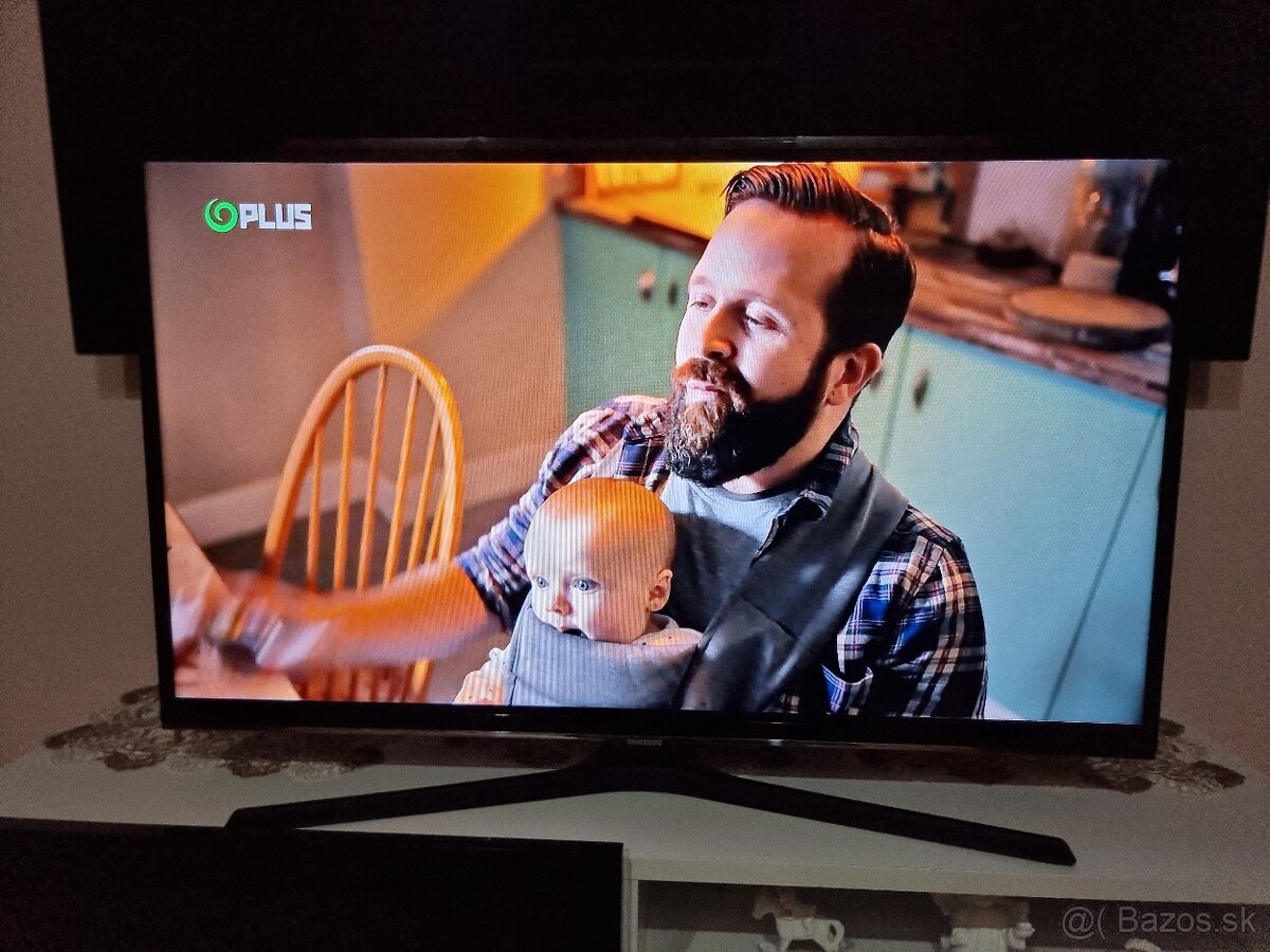 Predám LED TV SAMSUNG UE32F4000AW HD - 10