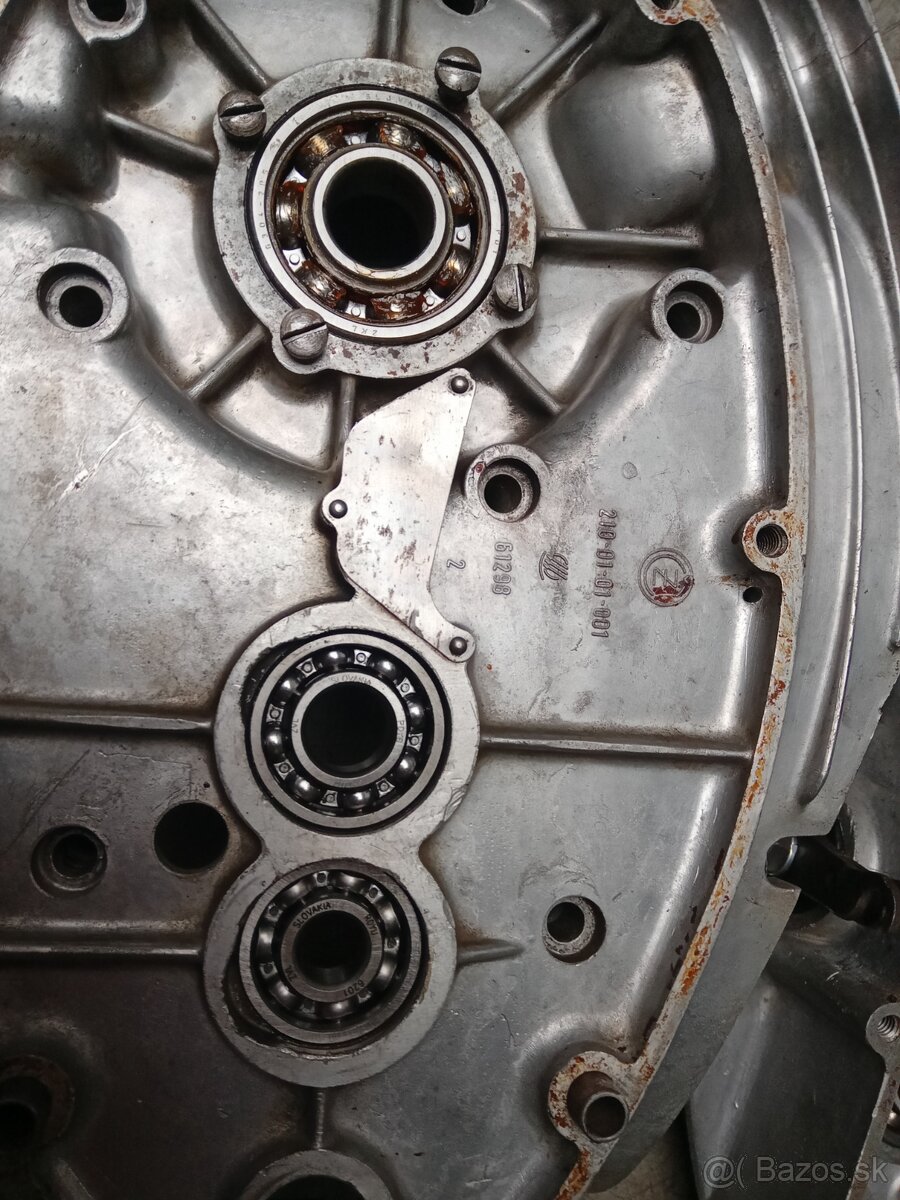 Kryt karburátoru a motor jawa 150/351,352 - 10