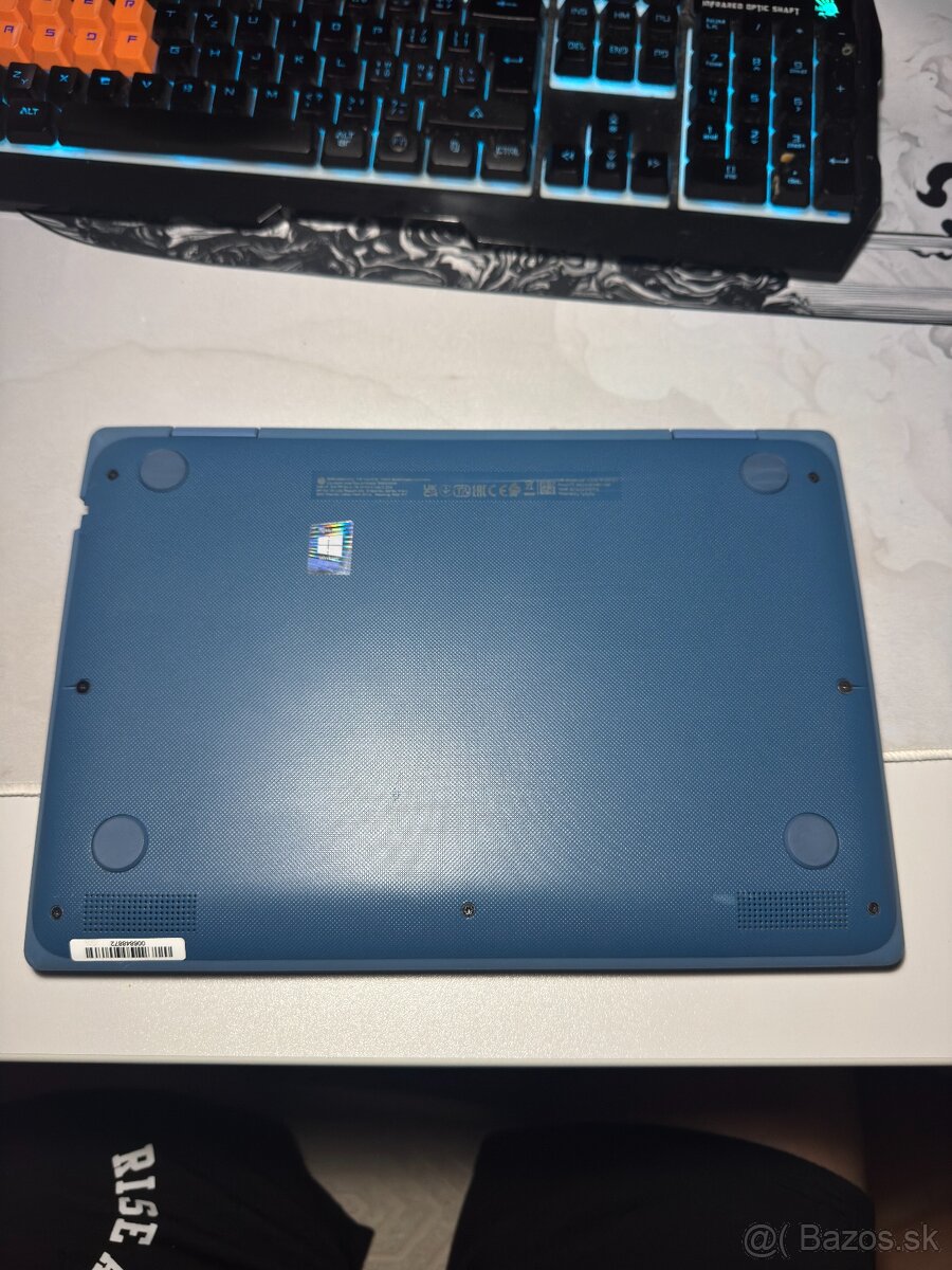 HP 2v1 Tablet+Notebook Dotykový,3.1GHz/8GB,SSD 128GB,8h+ - 10