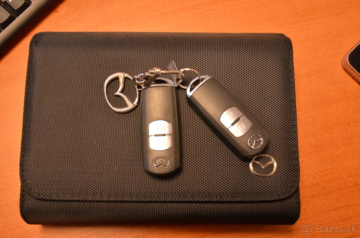 Mazda 3 2,0i 121KW Revolution M6 - 10