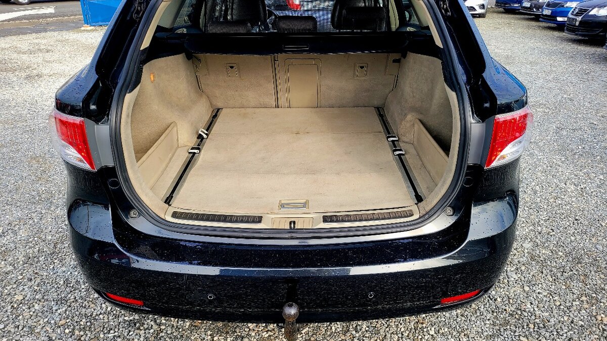 Toyota Avensis Combi 2.0 D-4D Exclusive - 10