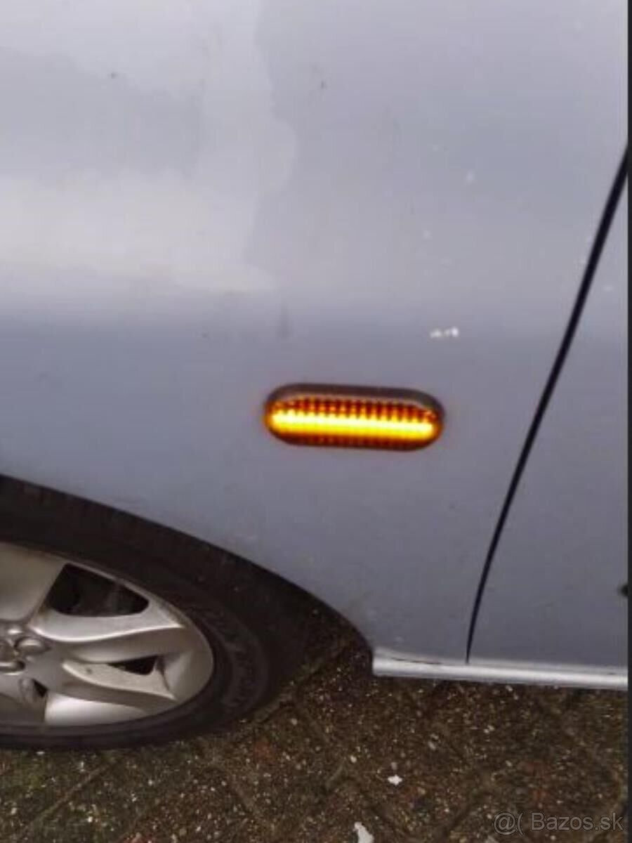 Dynamicke LED smerovky na blatník - 10