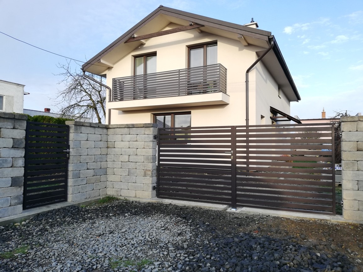 Kovové vstupné brány. - 10