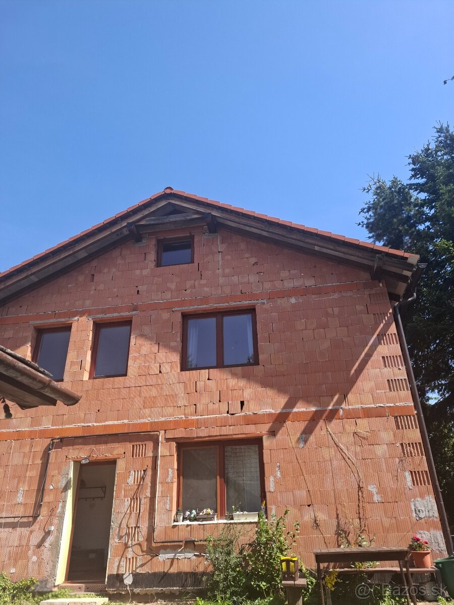 Vianoce pri krbe vo vlastnom dome pri TN - 10