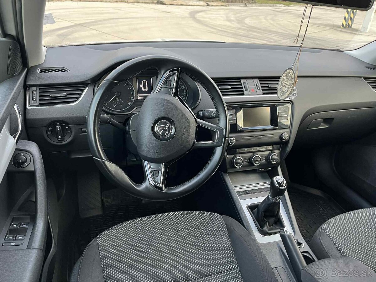 Škoda Octavia Combi III - 10