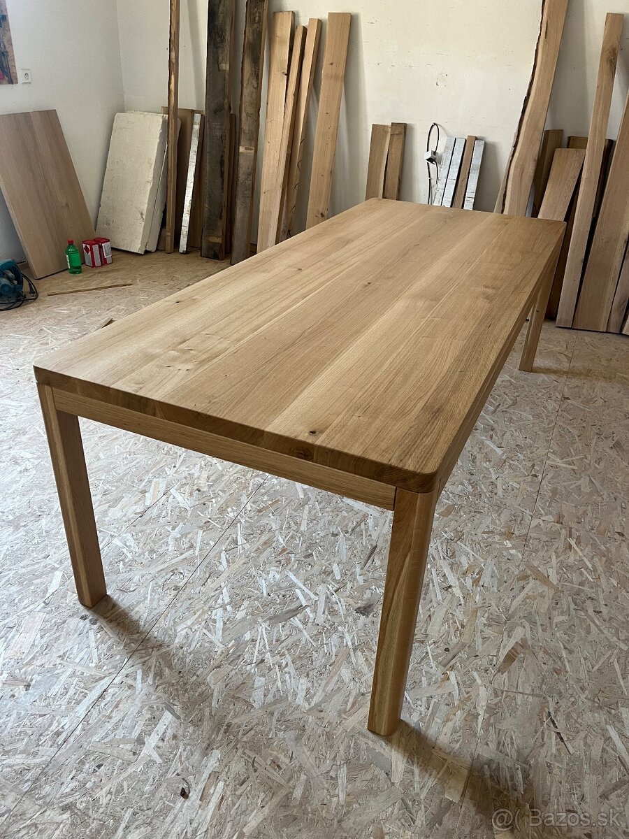 Drevený dubový jedálenský stôl - 10