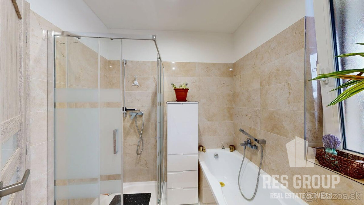 Na predaj, Rodinný dom, 959 m2 pozemok, Ivančiná - 10